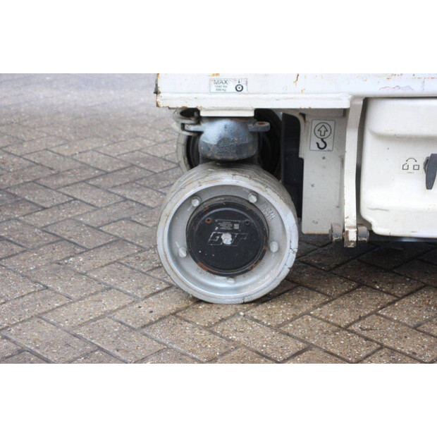 2014 جيه ال جي 1930ES-45577464