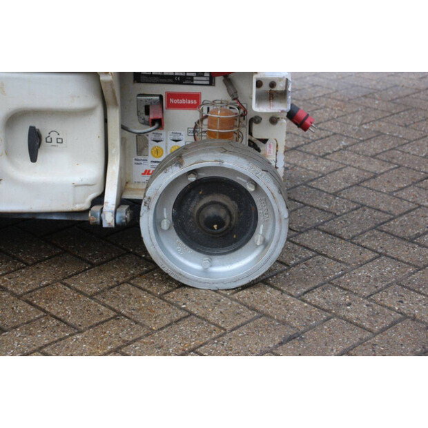 2014 جيه ال جي 1930ES-45577465