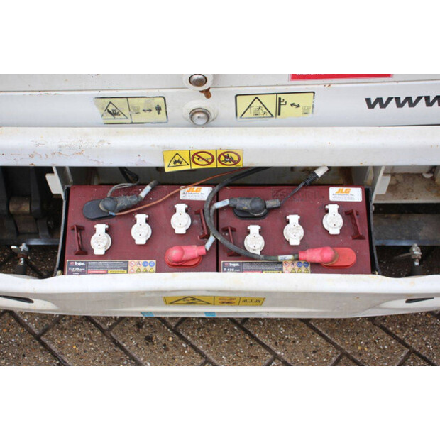 2014 جيه ال جي 1930ES-45577468