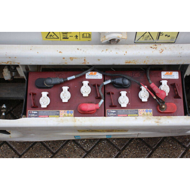 2014 جيه ال جي 1930ES-45577474