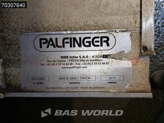 2017-renault-d-wide-320-4x2-20-5tons-automatic-2000kg-ladebordwand-acc-euro-6-45577544