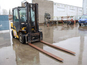 2020-yale-gdp40vx6v2471-45577646