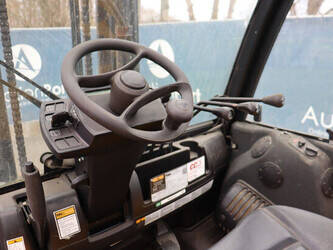 2020-yale-gdp40vx6v2471-45577660