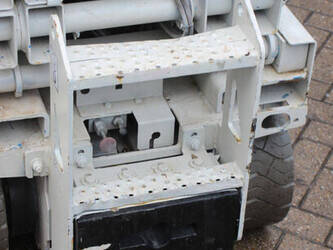 2013-genie-gs-2032-1425021-45577815