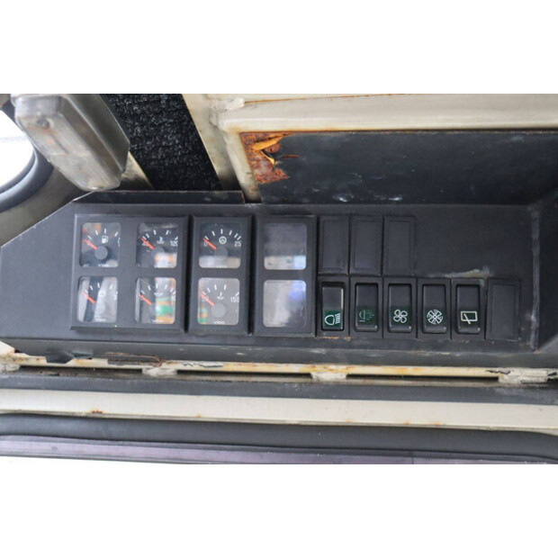 1994 اس ام في 136/600-45578019