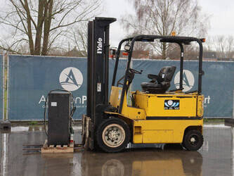 صورة ل رافعات شوكية 2002 يال ERP35AKE V2615