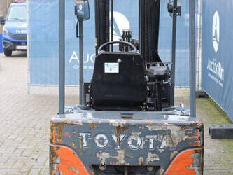 2003-toyota-7fbef20-45578701