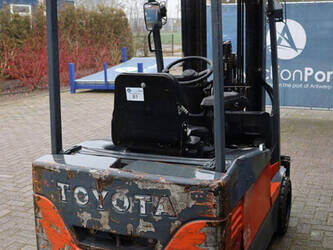 2003-toyota-7fbef20-45578702