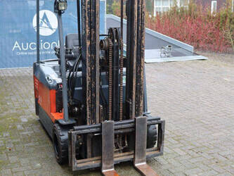 2003-toyota-7fbef20-45578703