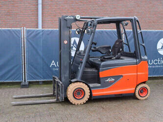 Image de ENGINS DE LEVAGE 2012 Linde E25HL-01/600 À vendre à Belgique