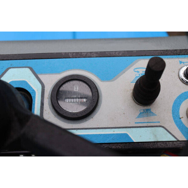 2006 إيسال PB 155-45578857