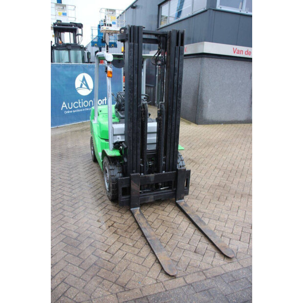 2015 Cesab M325D-45579069