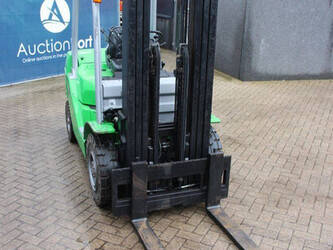 2015-cesab-m325d-1425056-45579069