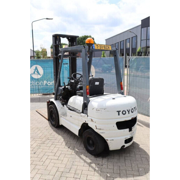 1997 تويوتا 62-6FDF30-45579897