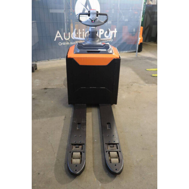 2019 Toyota LPE250-45580057