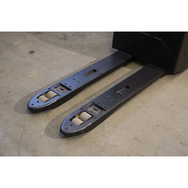 2019 Toyota LPE250-45580059