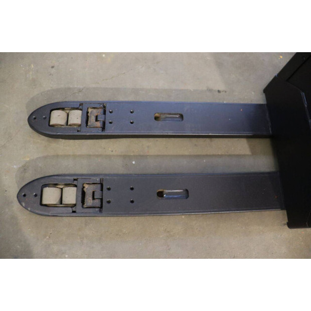 2019 Toyota LPE250-45580060