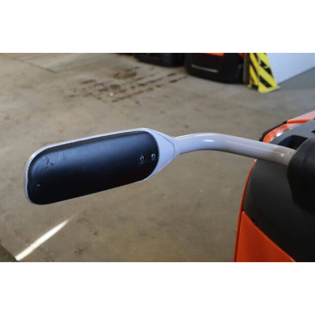 2019 Toyota LPE250-45580065