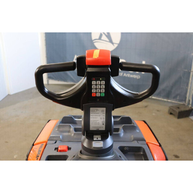 2019 Toyota LPE250-45580069