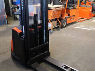 2018-toyota-swe-120-45580168