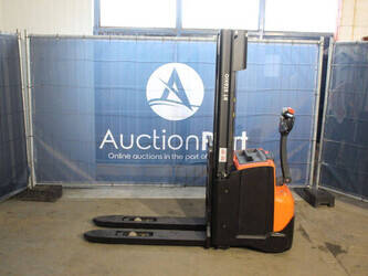 2017-toyota-swe140l-1425096-45580342