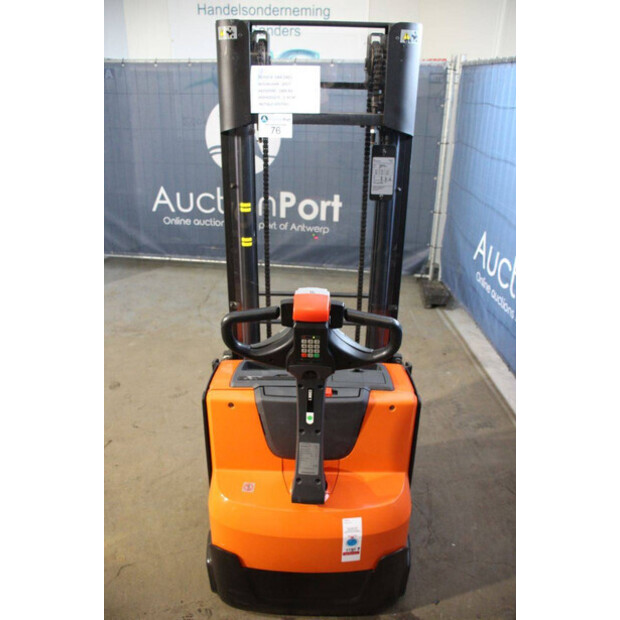 2017 Toyota SWE140L-45580434