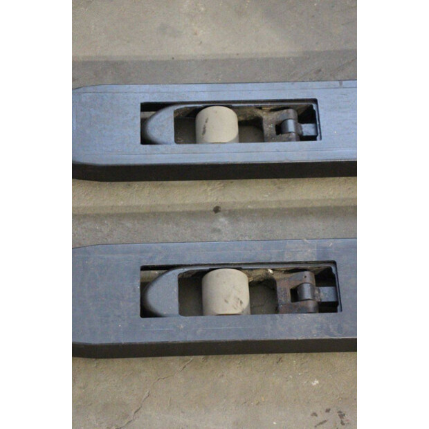 2017 Toyota SWE140L-45580441