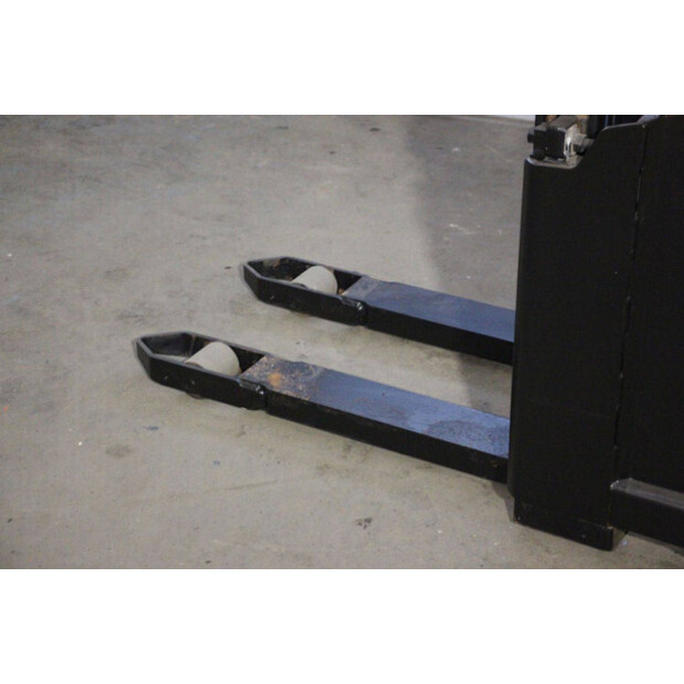 2018 تويوتا SWE120-45580504