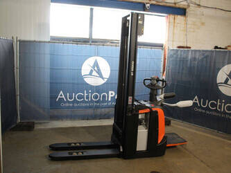 صورة ل رافع منصات للمشاة 2020 تويوتا SPE120 للبيع في فرنسا