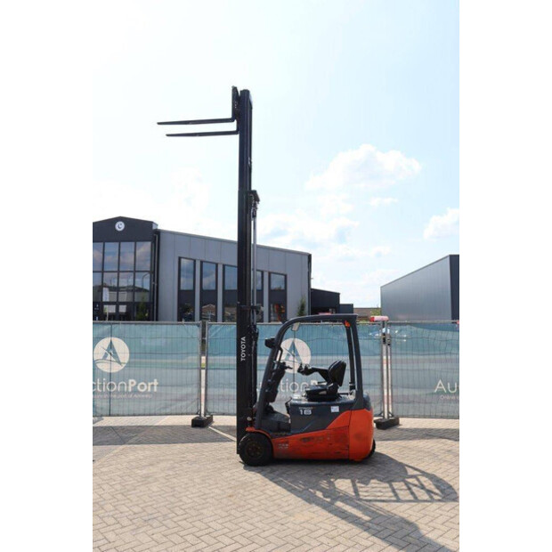 2013 تويوتا 8FBET18-45580695