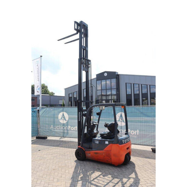 2013 تويوتا 8FBET18-45580696