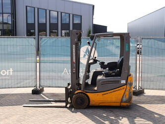 2016-jungheinrich-efg215-1425131-45581463