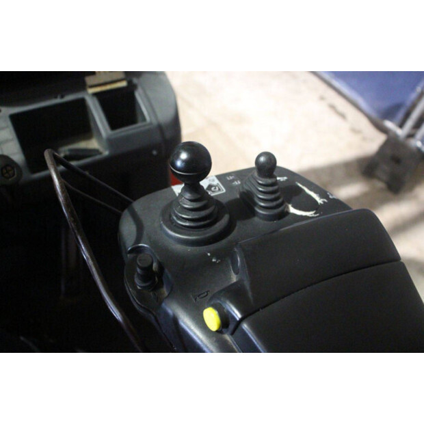 2008 NISSAN UG1D2A32LQ-45581711