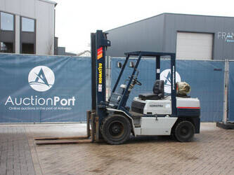 صورة ل رافعات شوكية 1990 كوماتسو FG 30-11