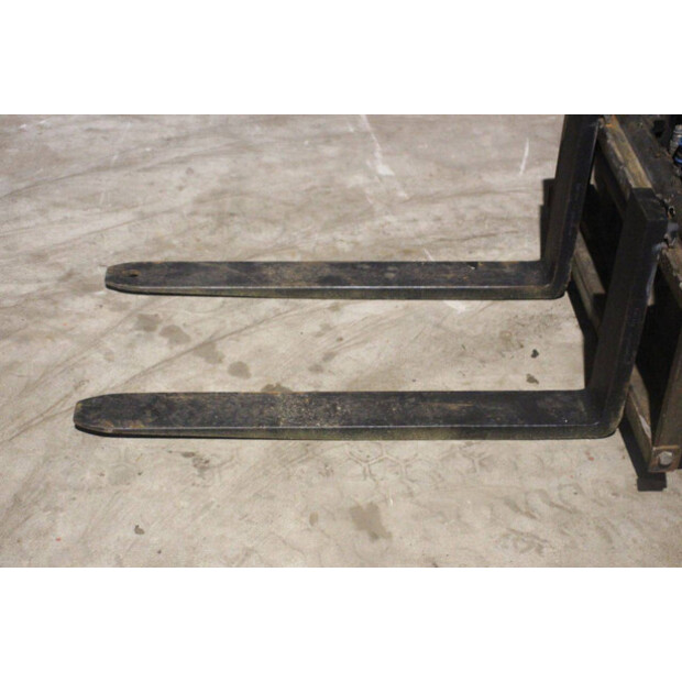 2008 تويوتا 02-8FGF25-45581820