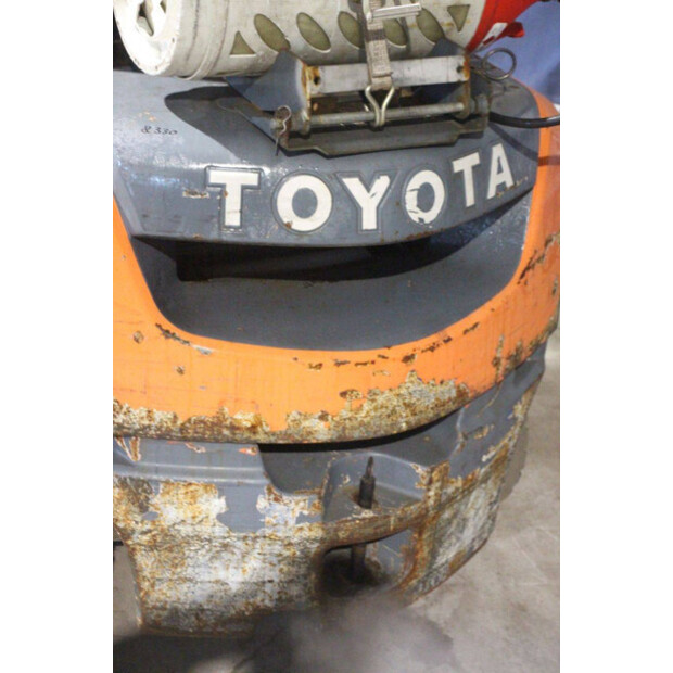 2008 تويوتا 02-8FGF25-45581827