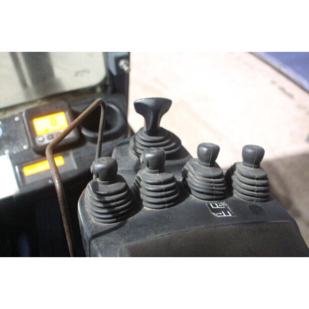 2008 تويوتا 02-8FGF25-45581836