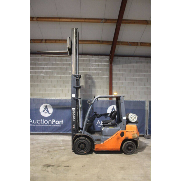 2008 تويوتا 02-8FGF25-45581838