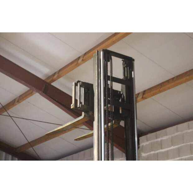 2008 تويوتا 02-8FGF25-45581840