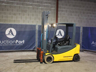 صورة ل رافعات شوكية 2010 جنجهينريتش EFG 320