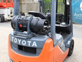 2008-toyota-02-8fgf18-1425158-45582336