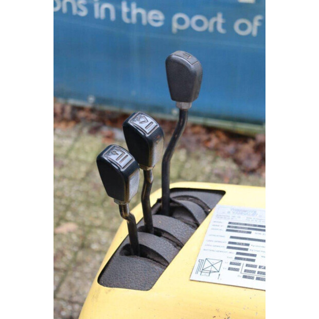 1998 Daewoo D25-3-45582392