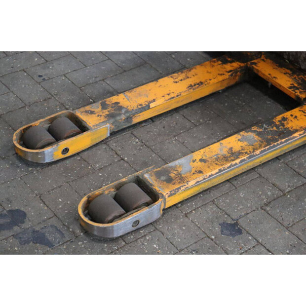 2011 Still EGV 14-45582459