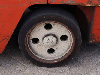 1995-nissan-kcugh02f350-1425164-45582559