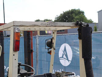 1995-nissan-kcugh02f350-1425164-45582564