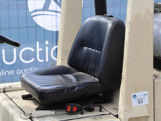 1995-nissan-kcugh02f350-1425164-45582569