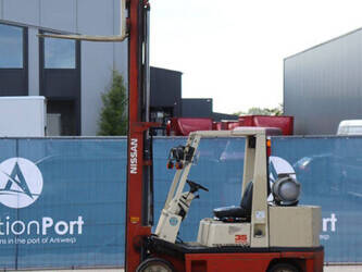 1995-nissan-kcugh02f350-1425164-45582582