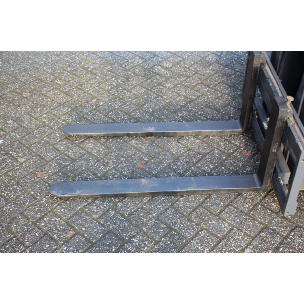 2014 NISSAN Y1D2A25Q-45583616