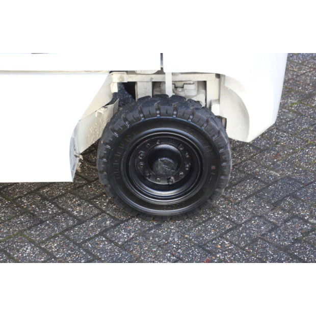 2014 NISSAN Y1D2A25Q-45583619