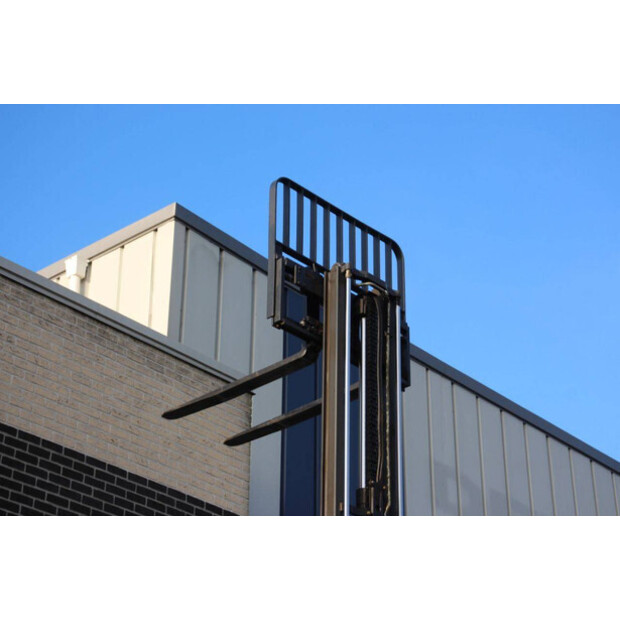 2001 Linde E16-02-45583684